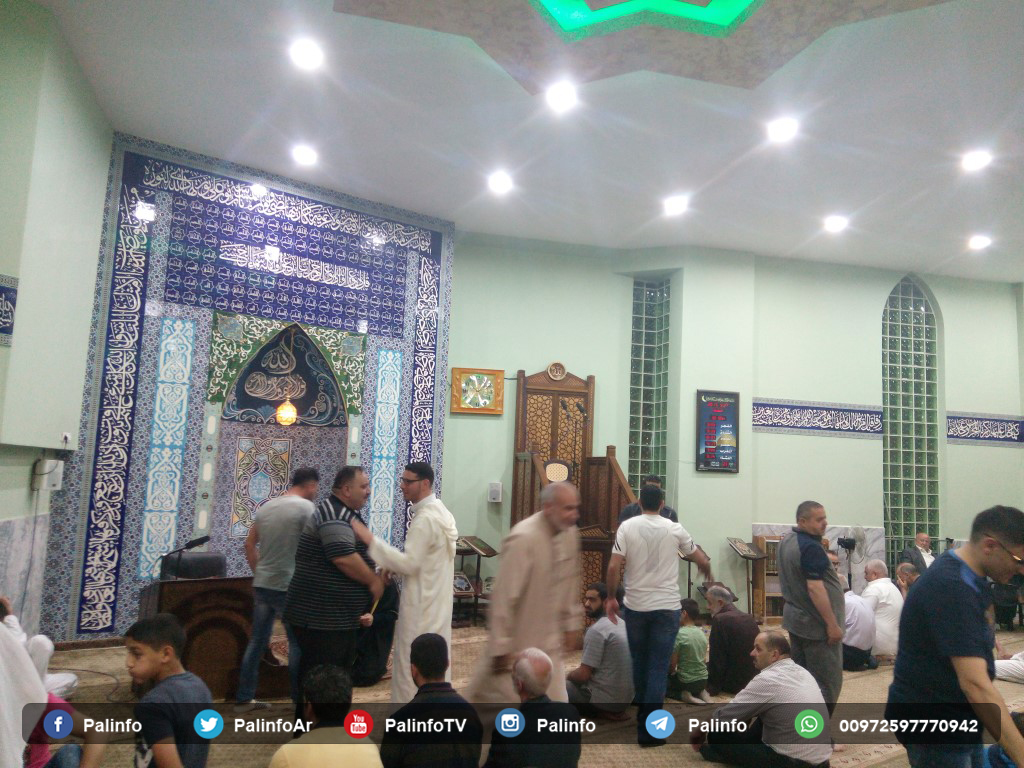 صلاة التراويح في مسجد السلام بالخليل