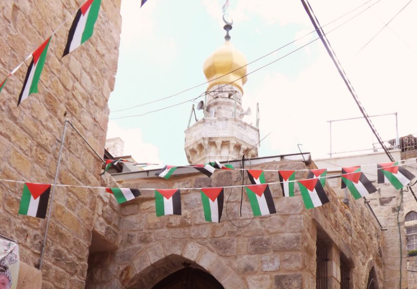 صلاة التراويح في ثاني أيام رمضان من مسجد النصر بنابلس