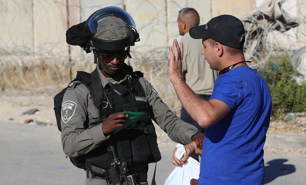 الاحتلال يفرض قيودًا جديدة على الأراضي الفلسطينية