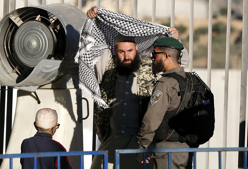 في جمعة رمضان الثالثة.. الاحتلال يحيل القدس ثكنة عسكرية