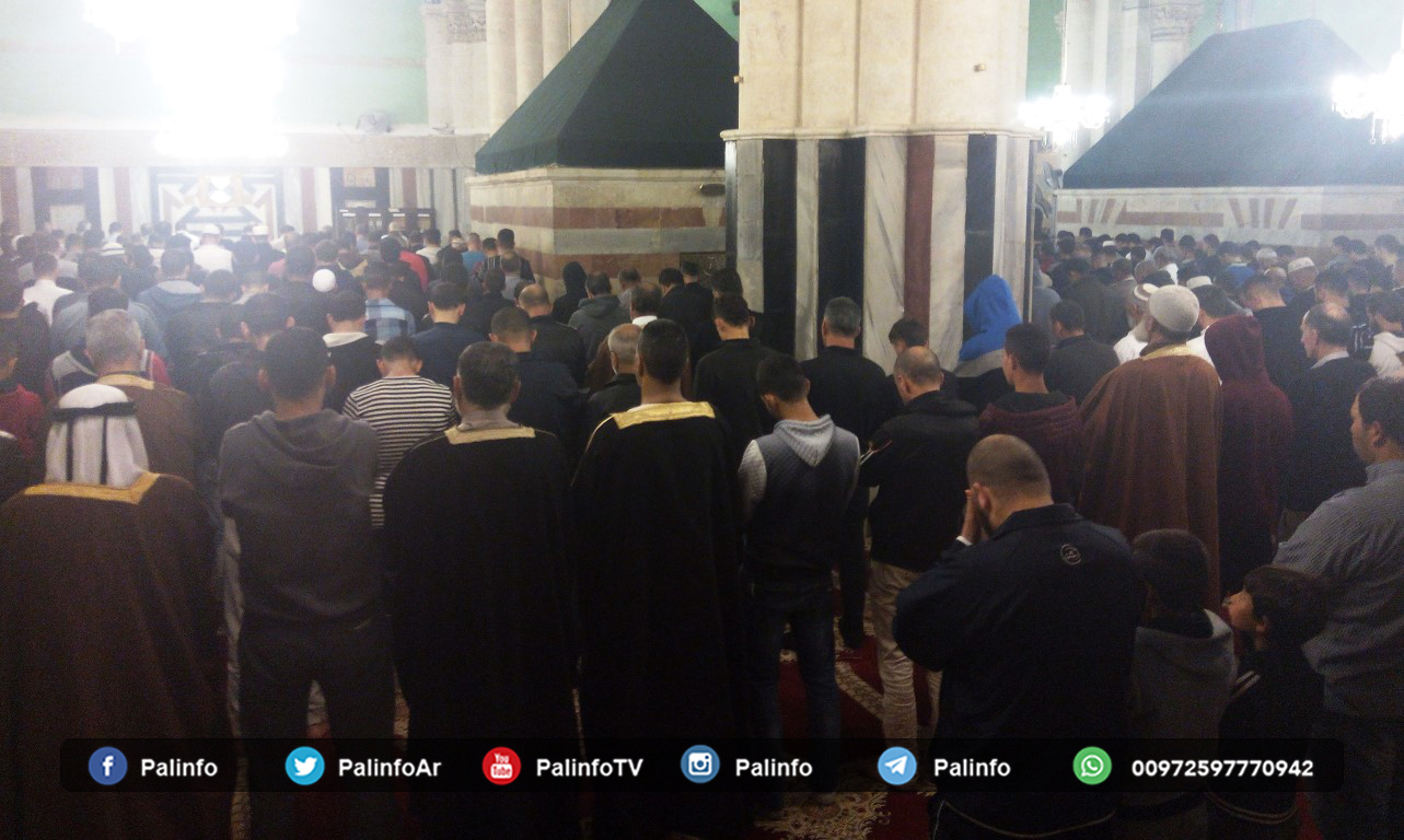 صلاة الفجر من داخل المسجد الإبراهيمي في الخليل