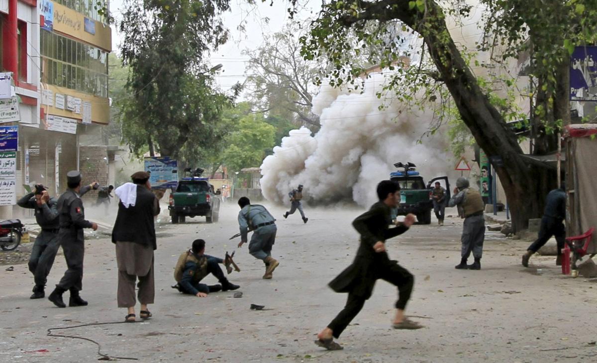 أفغانستان.. 57 قتيلاً بتفجير مركزين لتسجيل الناخبين تبناه داعش