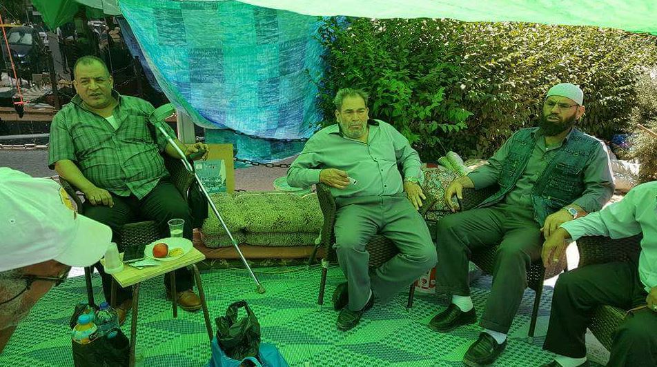 وفد من العفو الدولية يزور خيمة اعتصام الأسرى المحررين برام الله