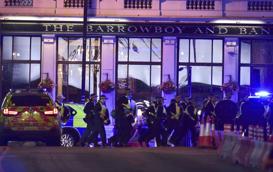 قتلى وجرحى إثر هجوم إرهابي استهدف مسلمين أمام مسجد في لندن