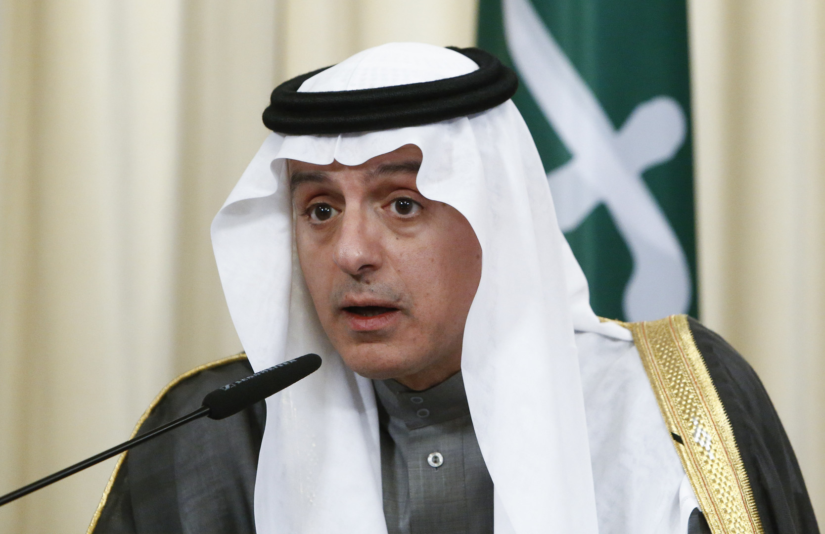 السعودية تنفي تصريحات نسبت للجبير حول بقاء الأسد