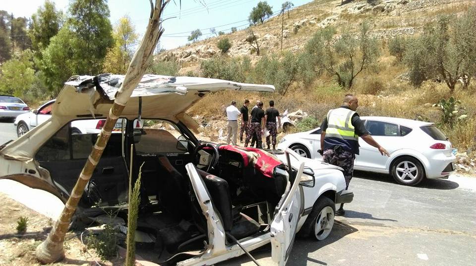 وفاة فتى وإصبة 3 في حادثي سير بالخليل وجنين