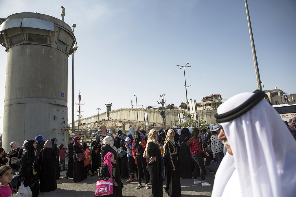 إجراءات مشددة ومنع للمصلين من الوصول للمسجد الأقصى