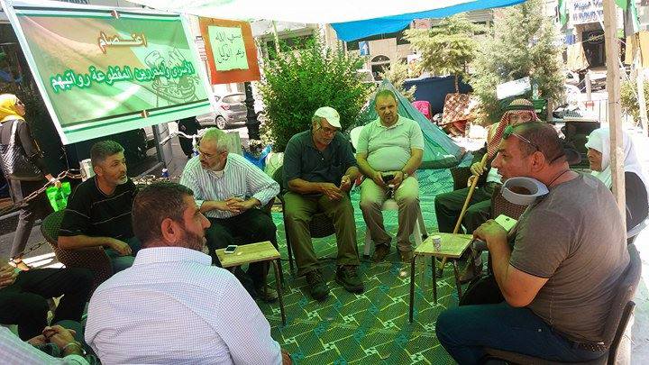 محررون مقطوعة رواتبهم يشرعون بإضراب عن الطعام في رام الله