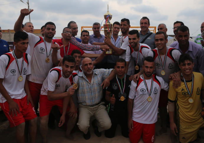 شباب خان يونس بطلًا لبطولة  كرة القدم الشاطئية
