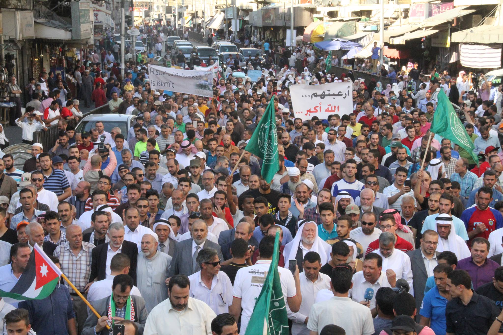 مسيرة غاضبة في عمان نصرة للأقصى
