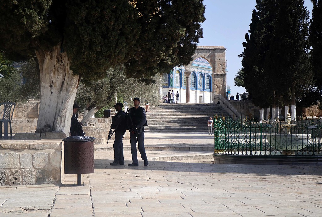 المسجد الأقصى بلا مصلين بعد تركيب بوابات الاحتلال الإلكترونية