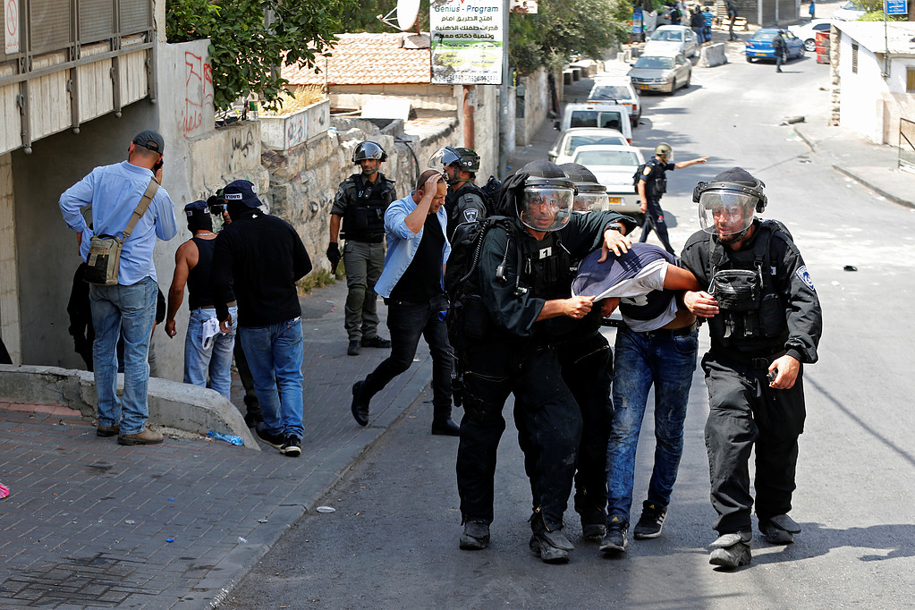 26 إصابة و3 معتقلين خلال مواجهات مع الاحتلال بالقدس