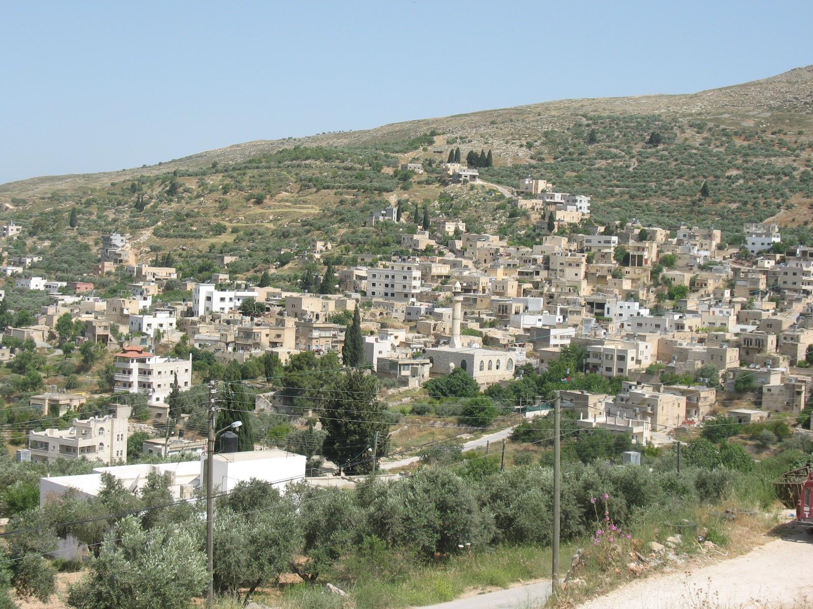 كوبر.. القرية التي أنجبت عمر وقهرت إسرائيل
