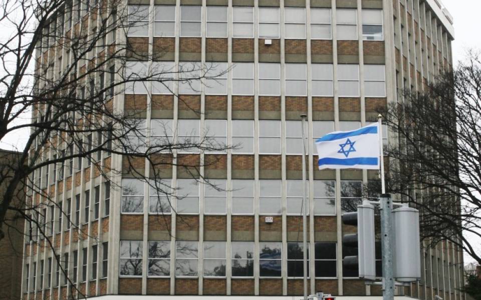 إسرائيل تشدد الحماية على سفاراتها حول العالم