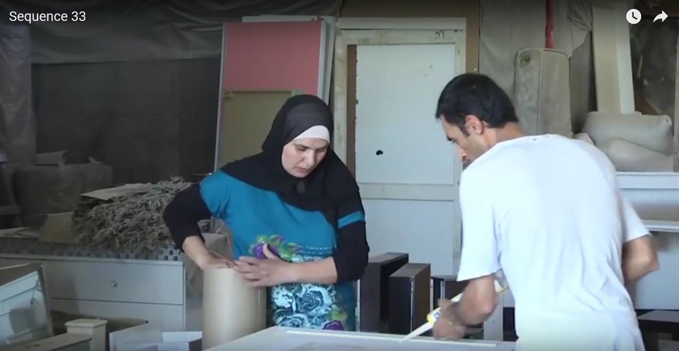 خلود قاسم.. فلسطينية تحترف النجارة