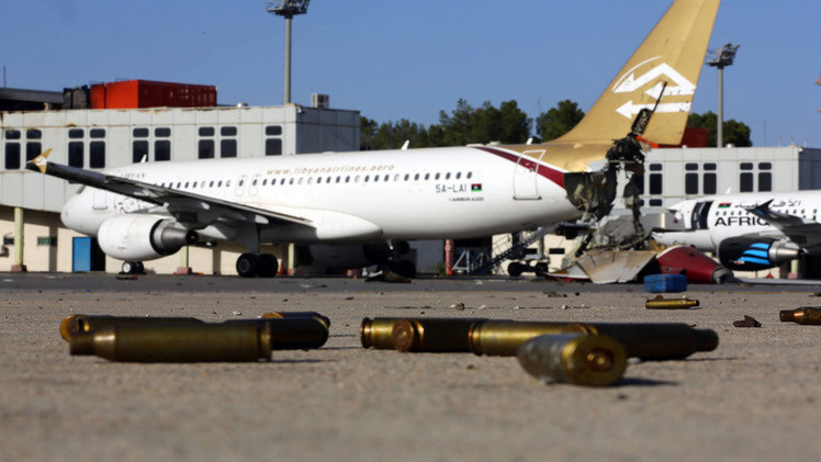 مقتل 4 أشخاص وإصابة 15 جراء سقوط قذيفة قرب مطار معيتيقة الليبي