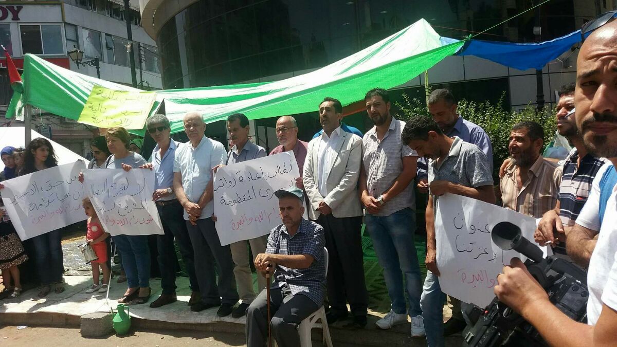 المحررون المقطوعة رواتبهم يعلنون الإضراب عن الطعام