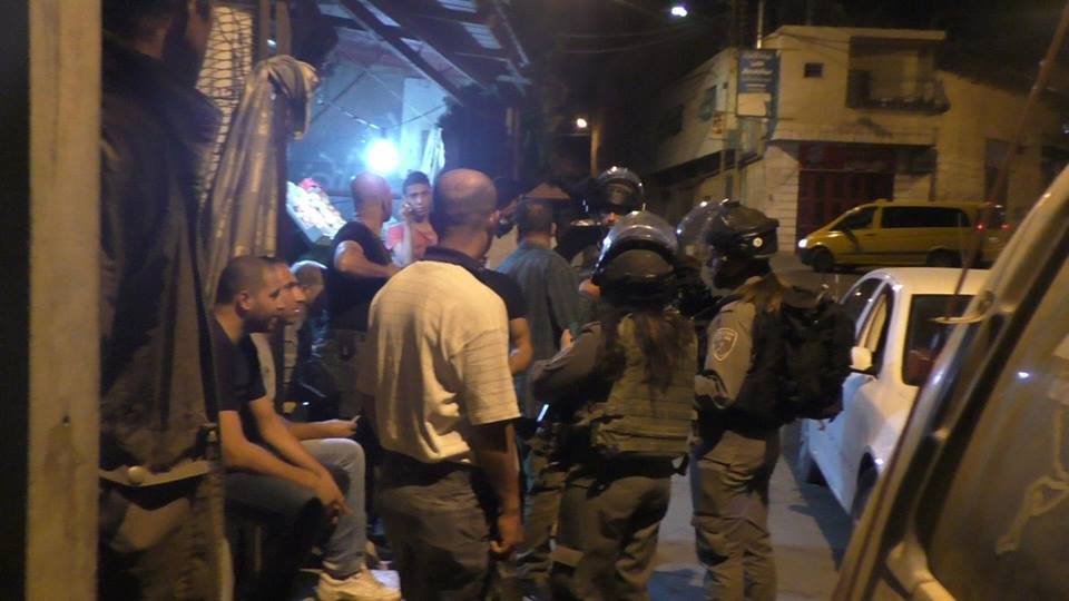 الاحتلال اعتقل 450 فلسطينيًا الشهر الماضي