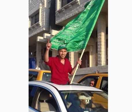الأسير القسامي لؤي حسين يتنسم الحرية بعد اعتقال 14 عاما