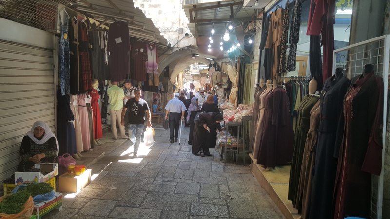 أسواق القدس تشكو ضعف الحركة الشرائية