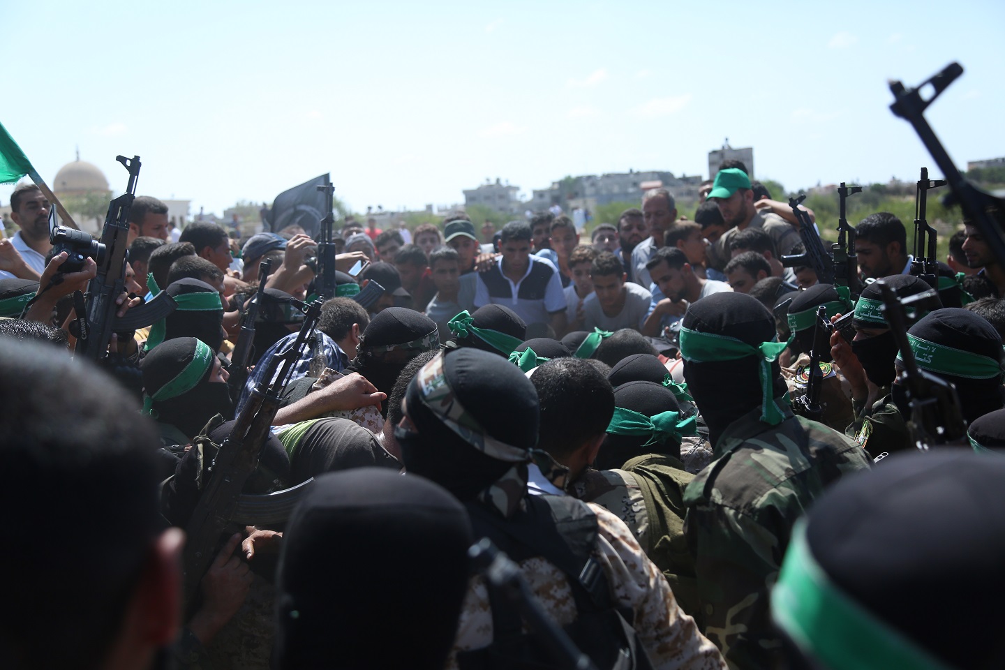 الدفاع المدني بغزة: البحث مستمر عن المفقودين داخل النفق
