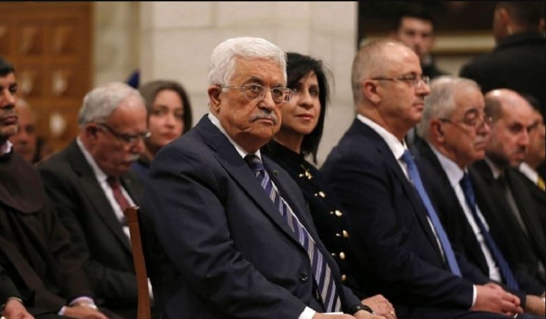 عباس يدعو المركزي لحل المجلس التشريعي