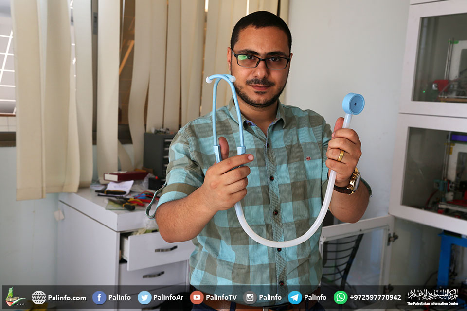 المهندس محمد أبو مطر يخترع طابعة ثلاثية الأبعاد في قطاع غزة