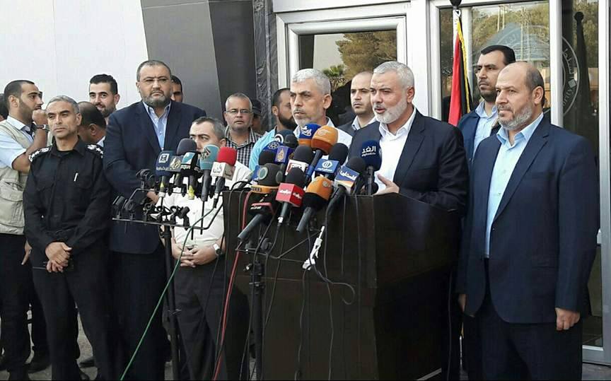 حماس: السلطة تمهد لتطبيق صفقة القرن.. وهذا موقفنا من دعوة مصر