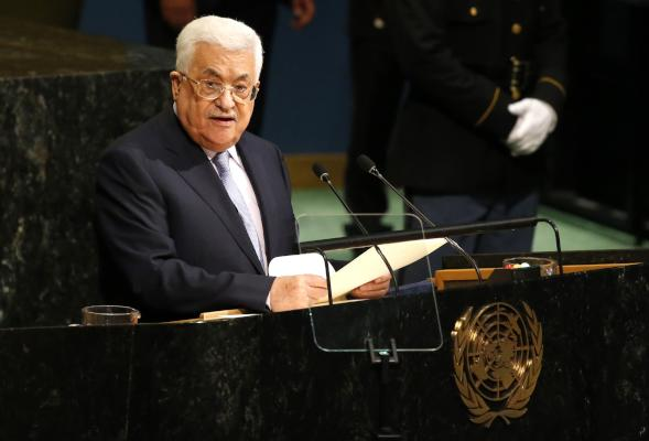 الرئيس اللبناني السابق يهاتف عباس