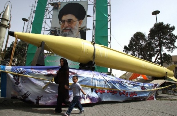 إيران تختبر صاروخًا قادرًا على بلوغ إسرائيل