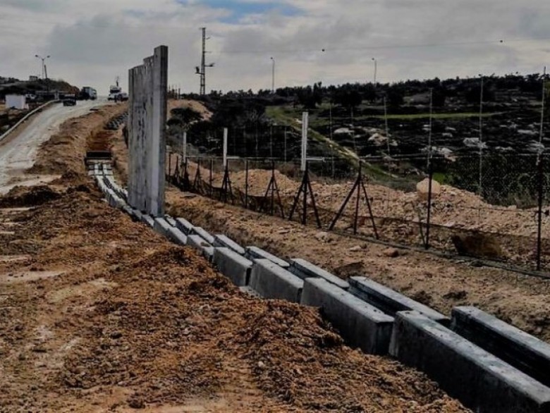 الاحتلال يشرع ببناء سياج حول أراضٍ جنوب جنين