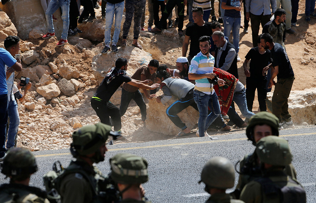 مواجهات عنيفة بين الشبان وقوات الاحتلال بالخليل