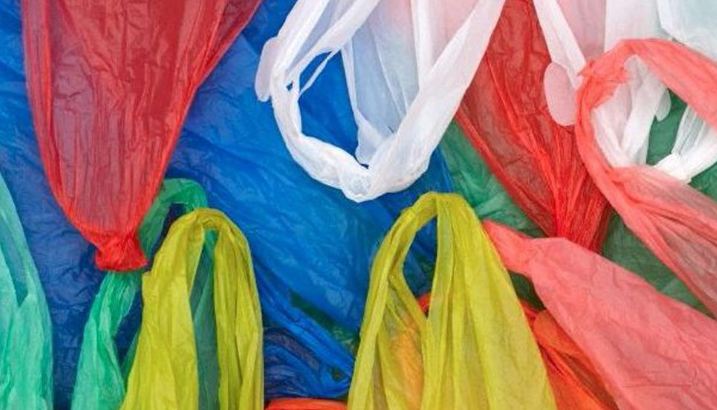 كينيا تفرض أشد قانون بالعالم ضد الأكياس البلاستيكية