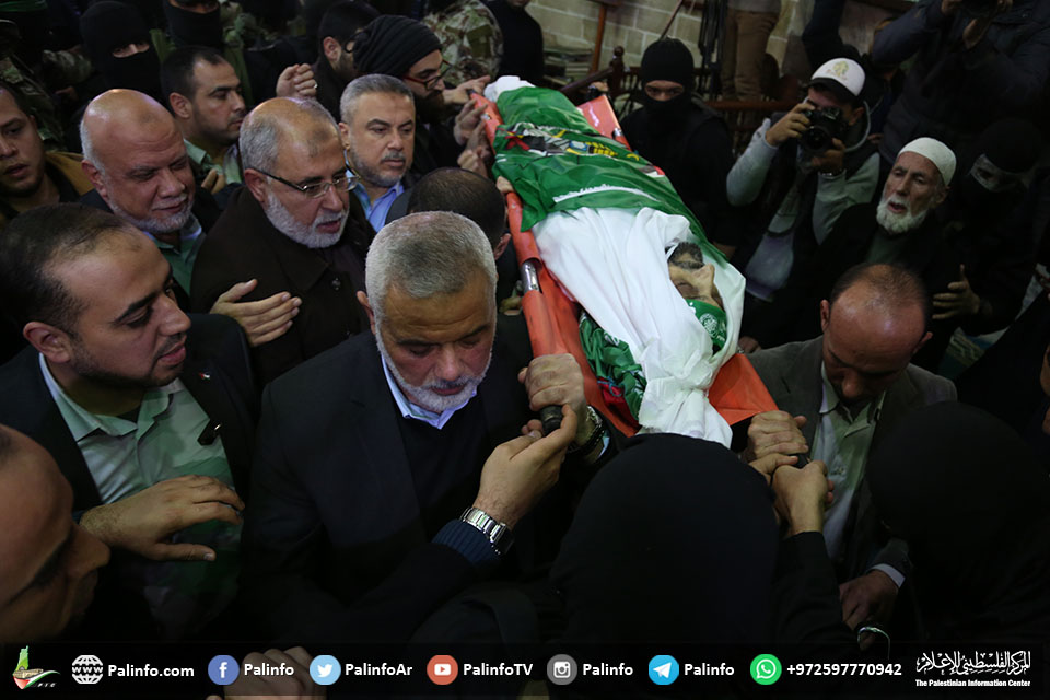 صلاة الجنازة على القيادي العلمي بحضور قيادات حماس والفصائل