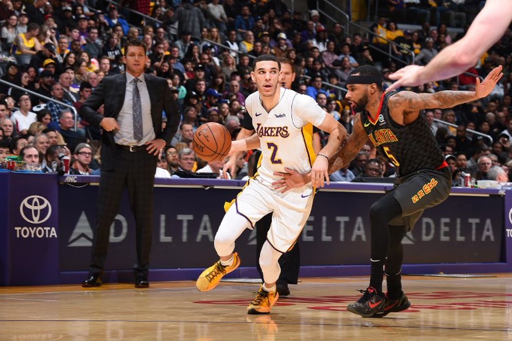 NBA .. ليكرز يحقق فوزه الأول بعد تسع هزائم