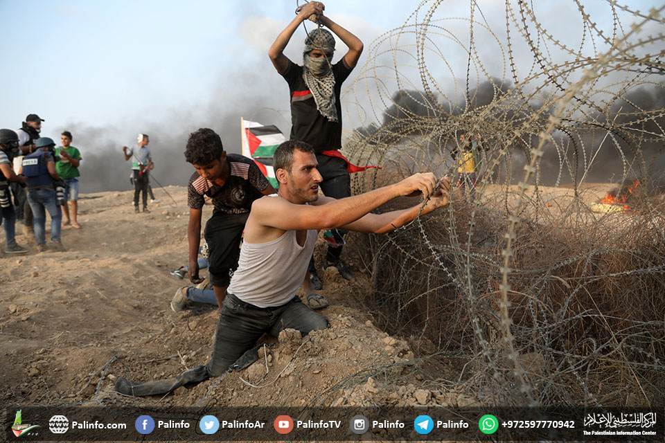 معا غزة تنتفض والضفة تلتحم شرق قطاع غزة