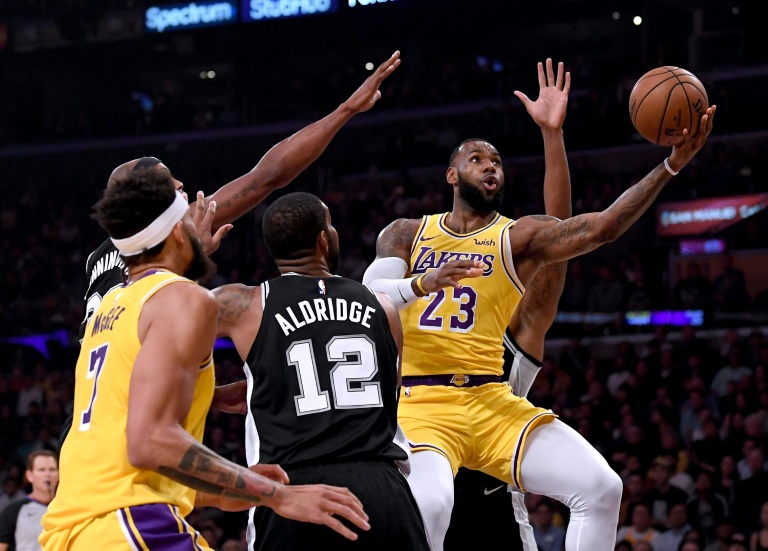 NBA: خسارة ثالثة تواليا لليبرون مع ليكرز وغولدن ستايت يعوّض