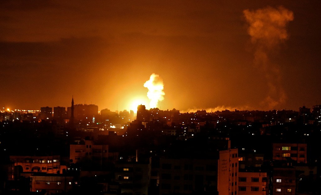 إسرائيل تقصف عددا من مواقع المقاومة بغزة