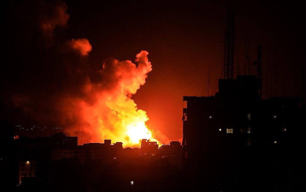 العدوان يتجدد.. طائرات الاحتلال تقصف موقعًا بغزة