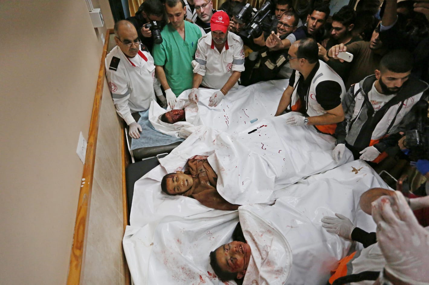 3 شهداء أطفال في قصف إسرائيلي شرق دير البلح