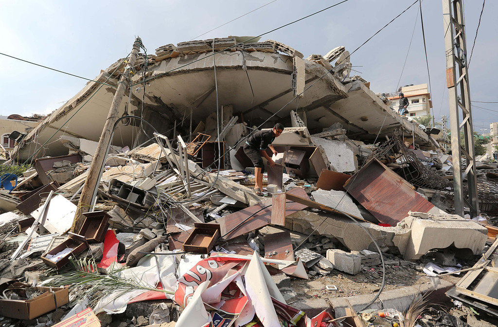 الأورومتوسطي يحذر من كارثة صحية وبيئية تتهدد سكان قطاع غزة