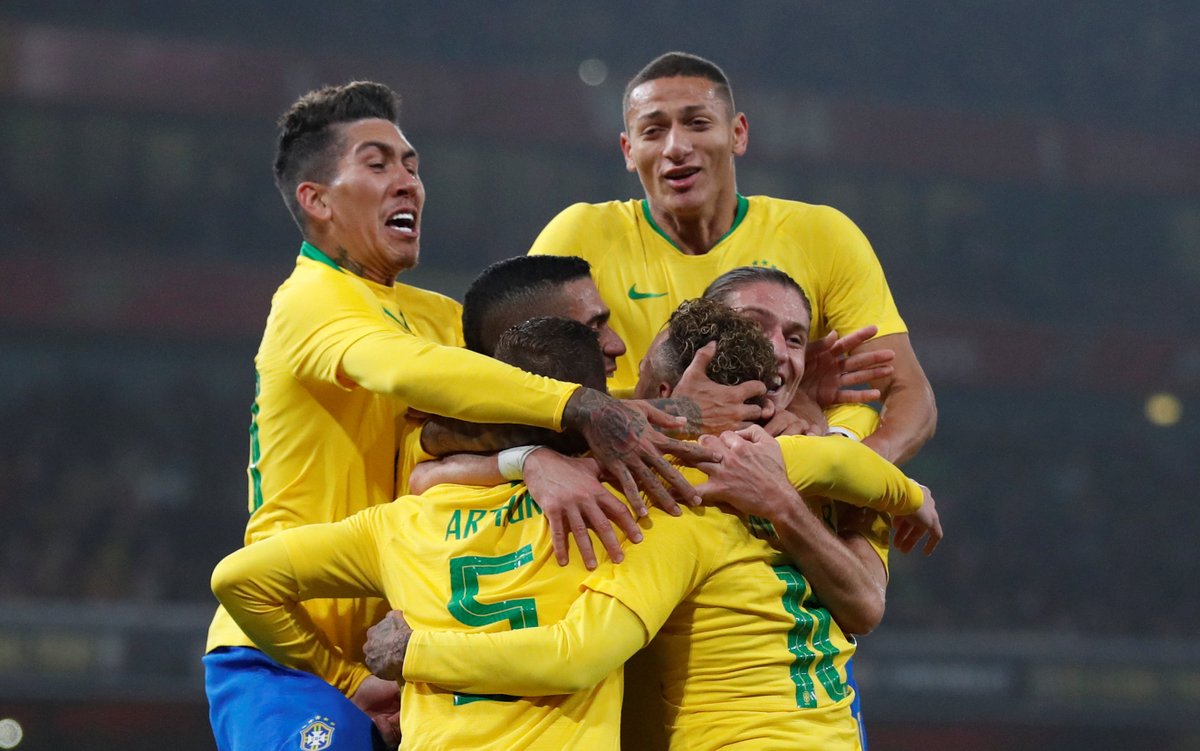 ركلة جزاء مثيرة للجدل تمنح البرازيل الفوز على أوروغواي في لقاء ودي