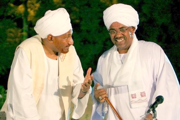 السودان: البشير قد يصدر عفوًا عن الصادق المهدي