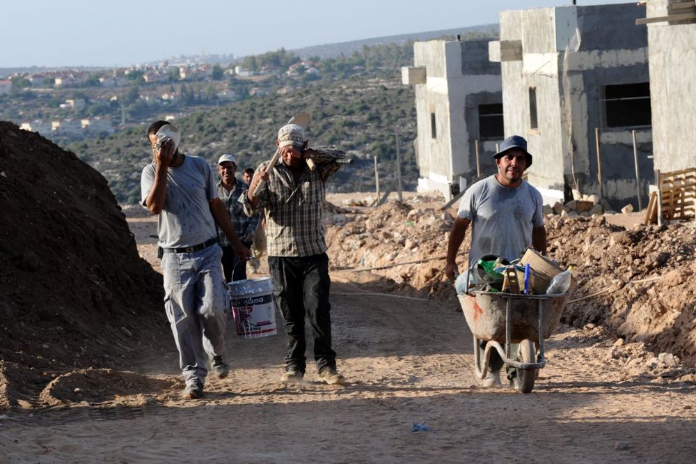 تقرير: وفاة 23 عاملًا فلسطينيًّا بورش البناء في إسرائيل