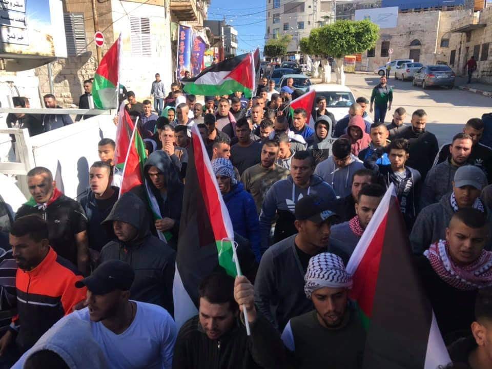 حماس والقوى تنظم مسيرة حاشدة نحو منزل نعالوة بطولكرم