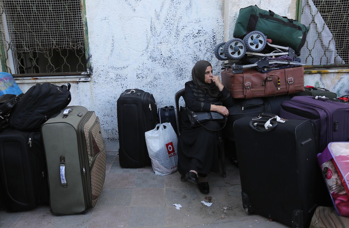 ماذا يجرى مع عشرات اللاجئين الفلسطينيين على حدود الجزائر؟