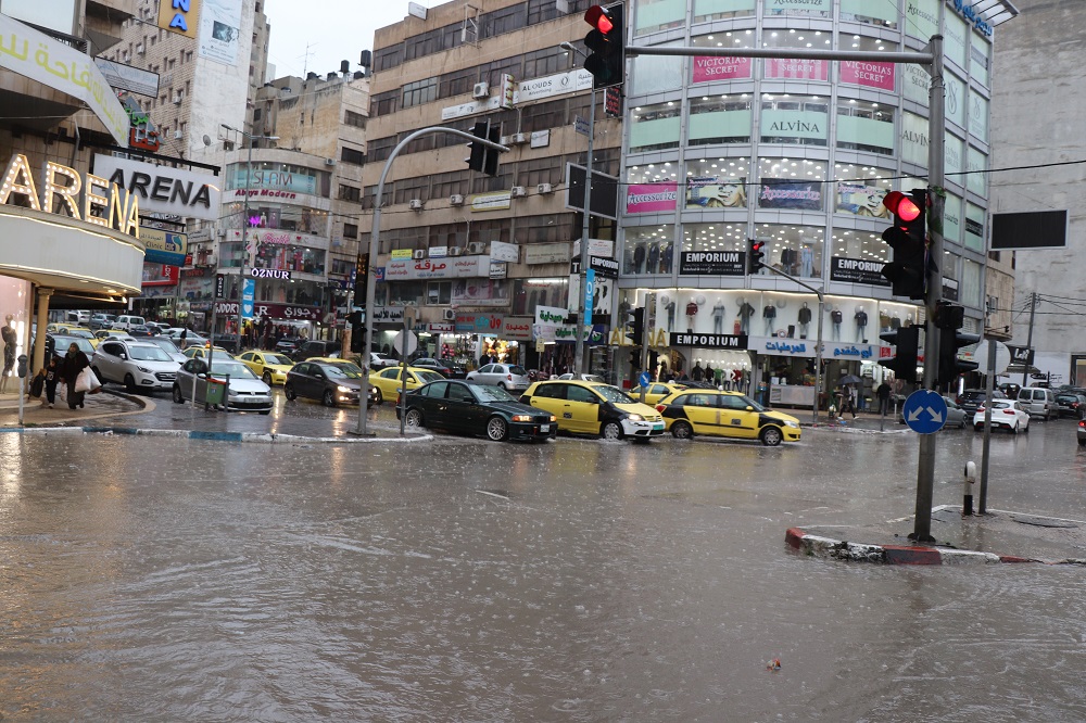 أجواء المطر في شوارع مدينة نابلس