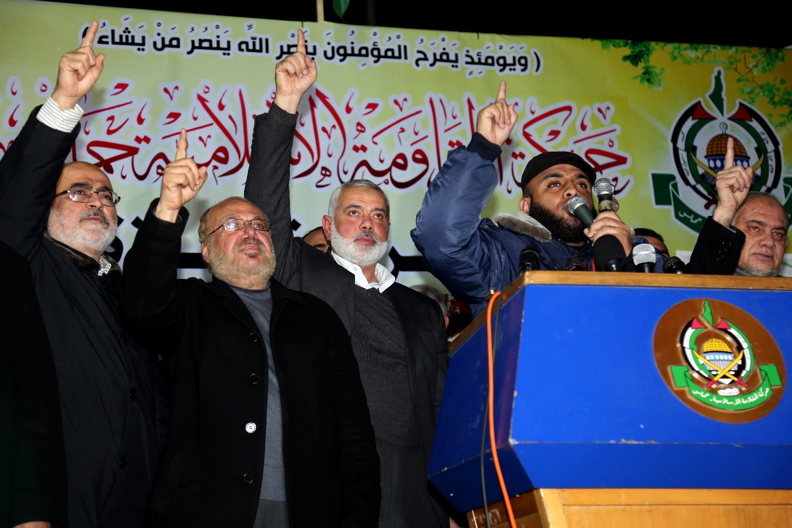 مسيرة بغزة تنديدًا بإدراج أميركا هنية على قائمة الإرهاب