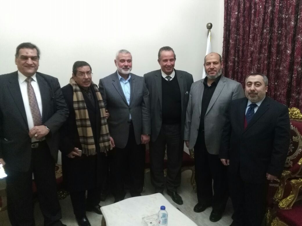 وفد من اتحاد المحامين العرب يلتقي وفد حماس بالقاهرة