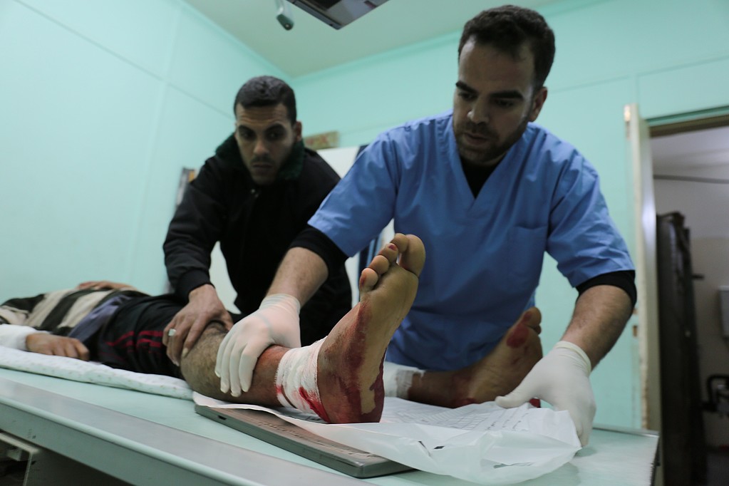 شهيدان وإصابات وأضرار جراء قصف الاحتلال لقطاع غزة